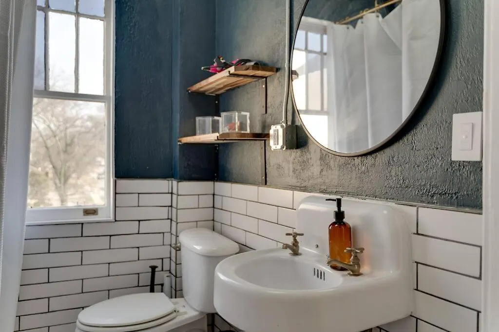 Historic Apt Near Music Row-Hillsboro Village Nashville 0*,  United States