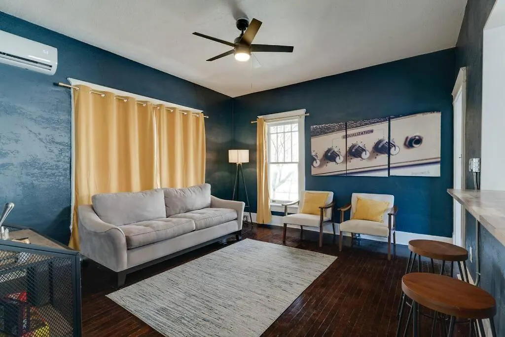 Historic Apt Near Music Row-Hillsboro Village Nashville