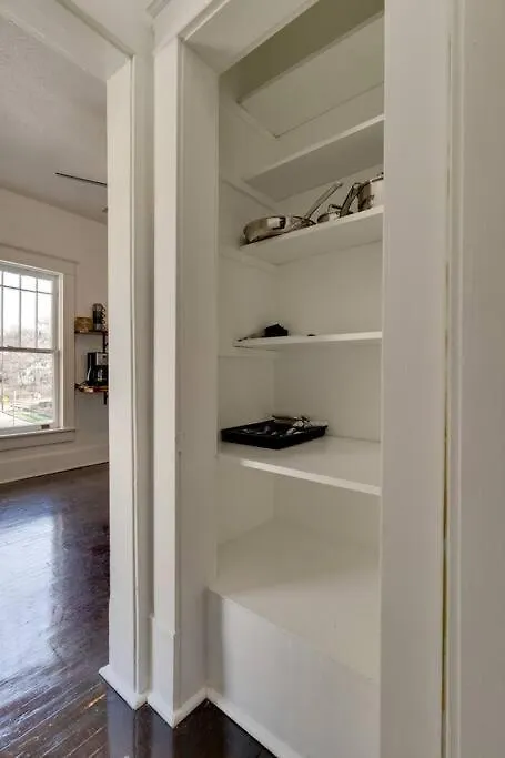 Historic Apt Near Music Row-Hillsboro Village Nashville